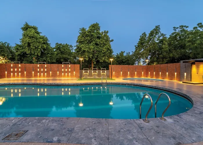 Lariya Resort