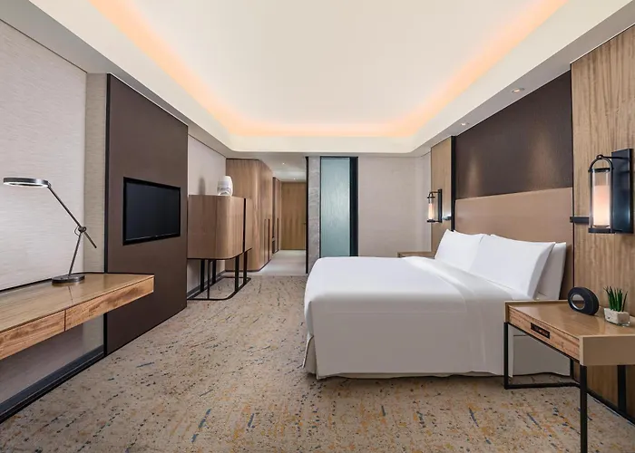 Conrad Manila