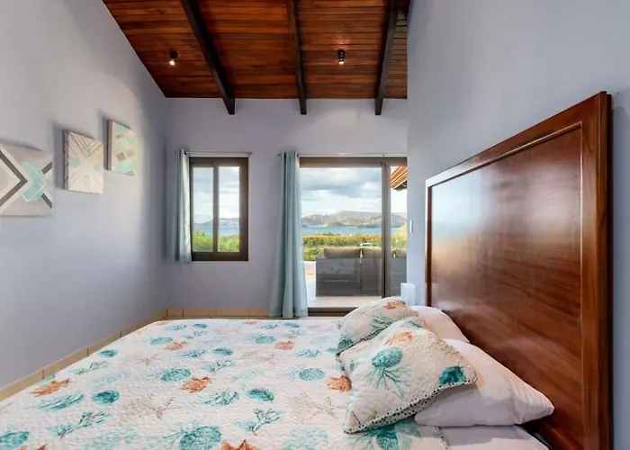 Modern, Immaculate Unit In Flamingo With Spectacular Ocean Views