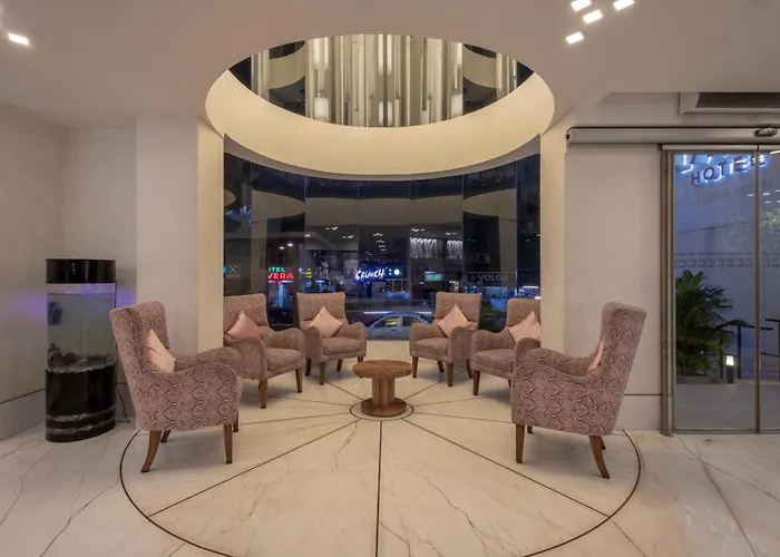De Glance Hotel, Near Surat Railway Station