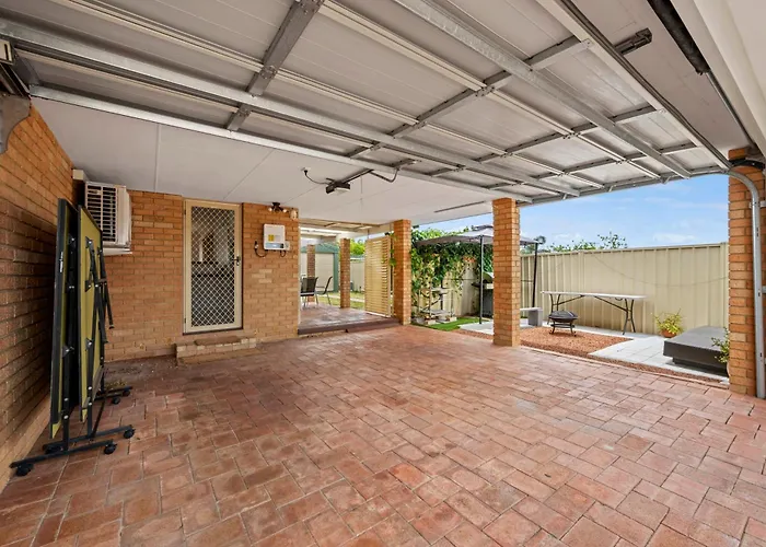 Entire House With 4 Bedrooms Fully Air Conditioned