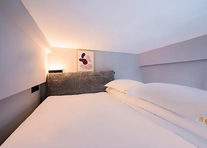 Beijing Seeyou Youth Hostel Adjacent To Yonghe Temple And Sanlitun, With Direct Access To The Airport