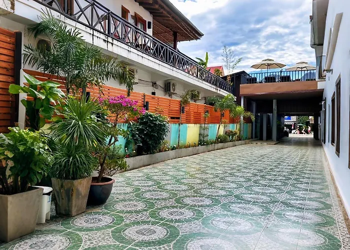 A P S Hotel