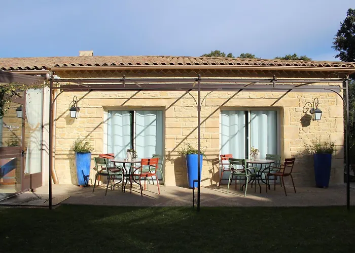 Logis Hotel La Bastide De Grignan & Restaurant La Chenaie