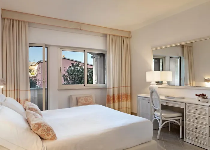 Gabbiano Azzurro Hotel & Suites