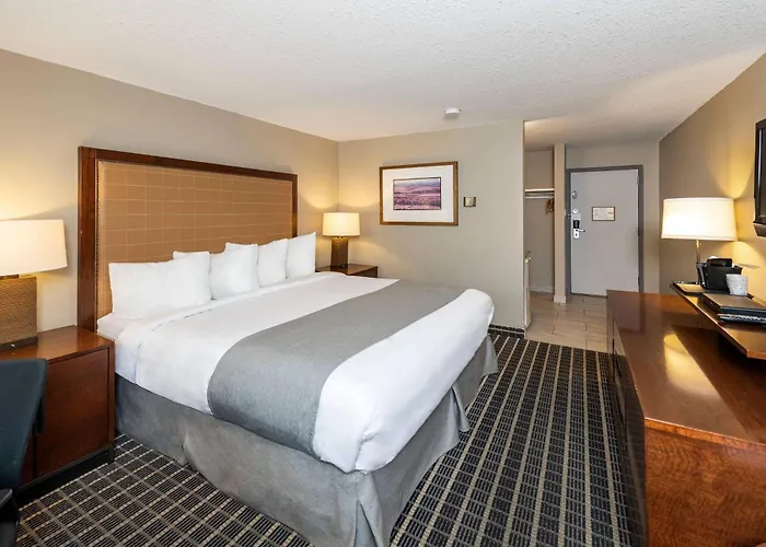 Clarion Pointe Medicine Hat Saamis Tepee
