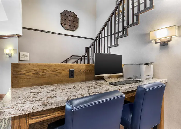 Best Western Plus Country Meadows Inn