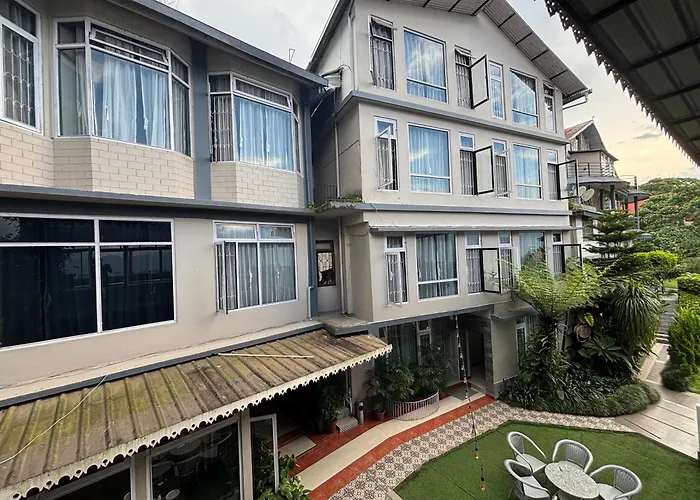 Sood'S Himalayan Vista