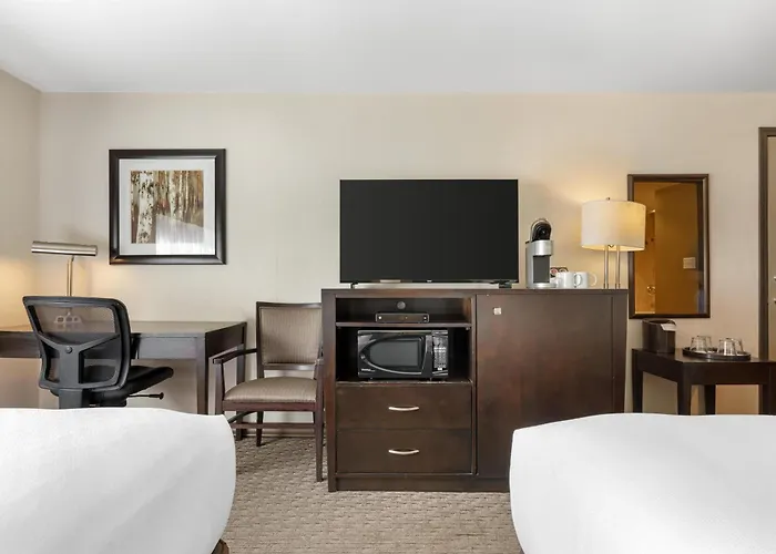 Best Western Plus Baker Street Inn