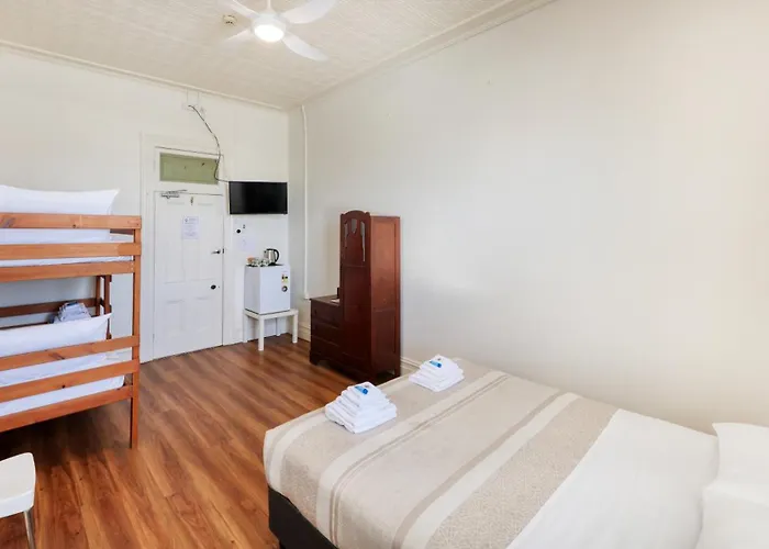 Maclean Hotel