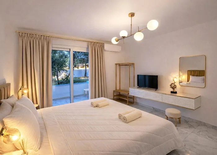 Natural Blue Suites-Canal D'Amour Retreat