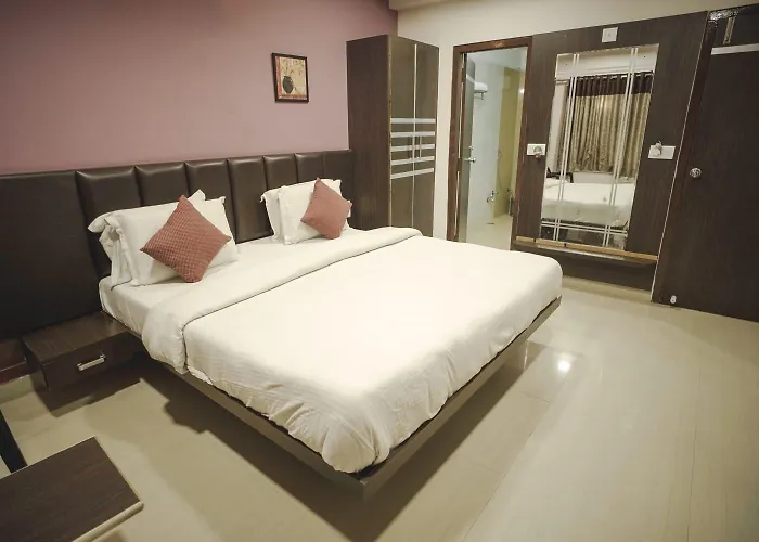 Hotel Ashapura Palace