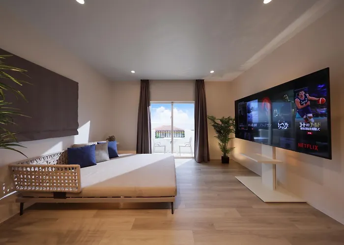Crystal Villa Ikema