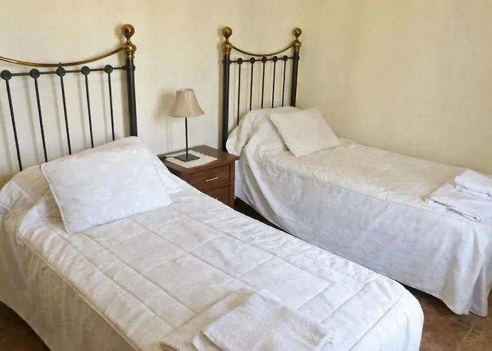 Costa Esuri 3 Bedroom House, Pool Access, Private Parking, Garden Bbq