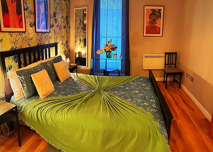 Latitude Chinatown Central Apartment