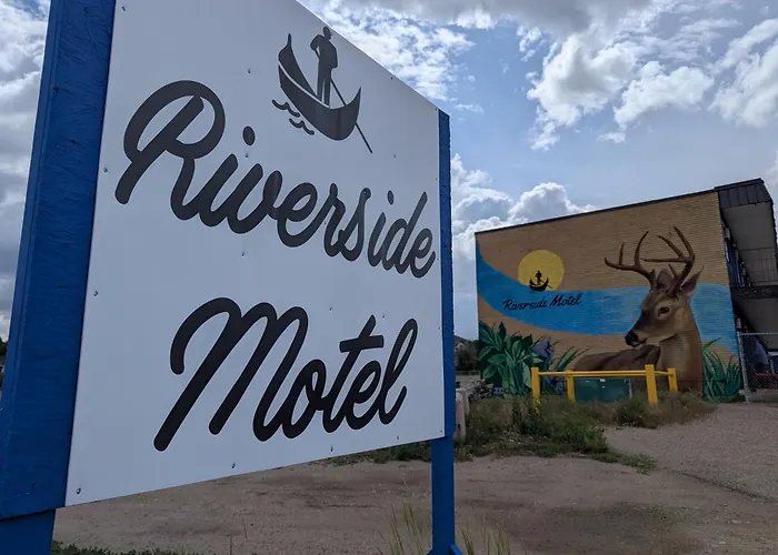 Riverside Motel And Suites