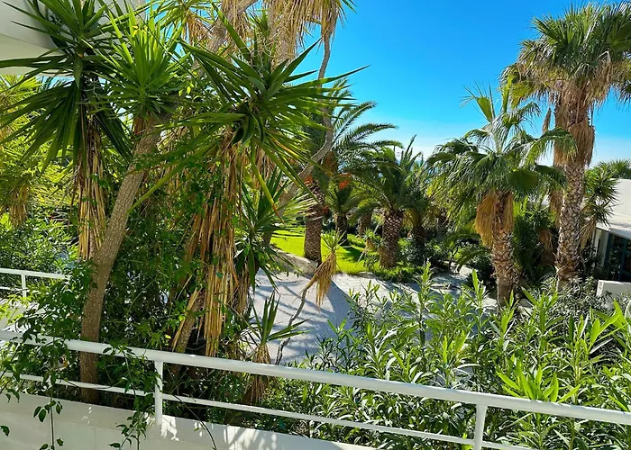 Hotel Plakures