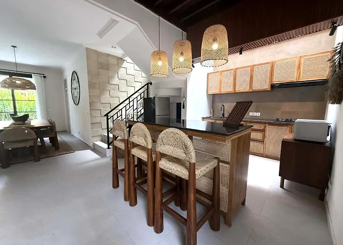 De Cinta Villa - Kuta - 6 Bedrooms - Heart Of Kuta