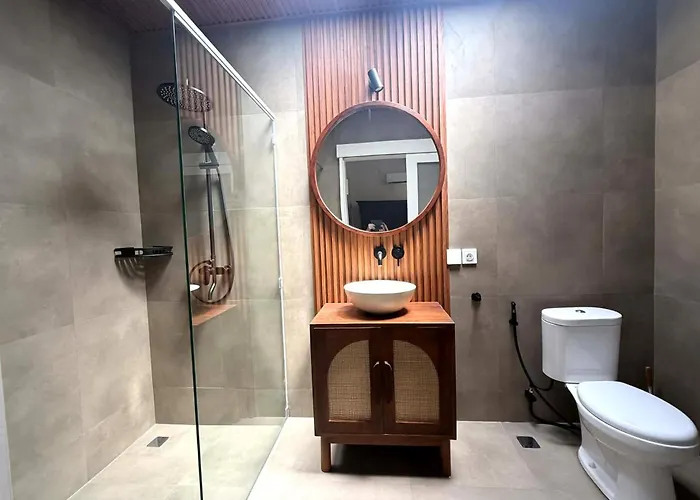 De Cinta Villa - Kuta - 6 Bedrooms - Heart Of Kuta