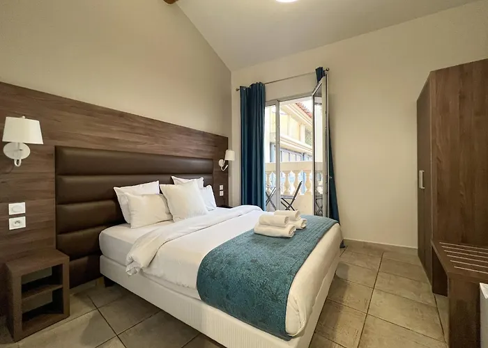Square Hotel
