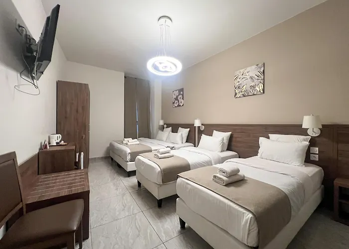 Square Hotel