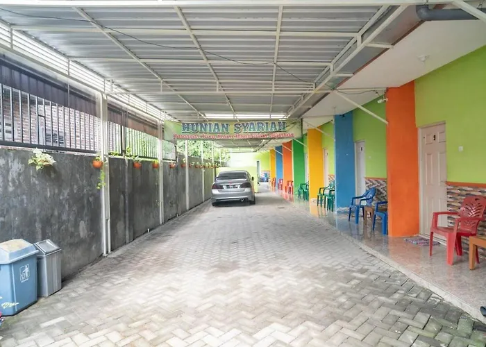 Reddoorz Syariah Near Lippo Plaza Sidoarjo