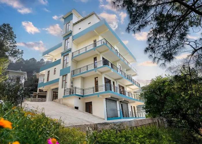 Pine Garden Heera Lodge Kasauli Near Mall Road Operated By Evening Sky