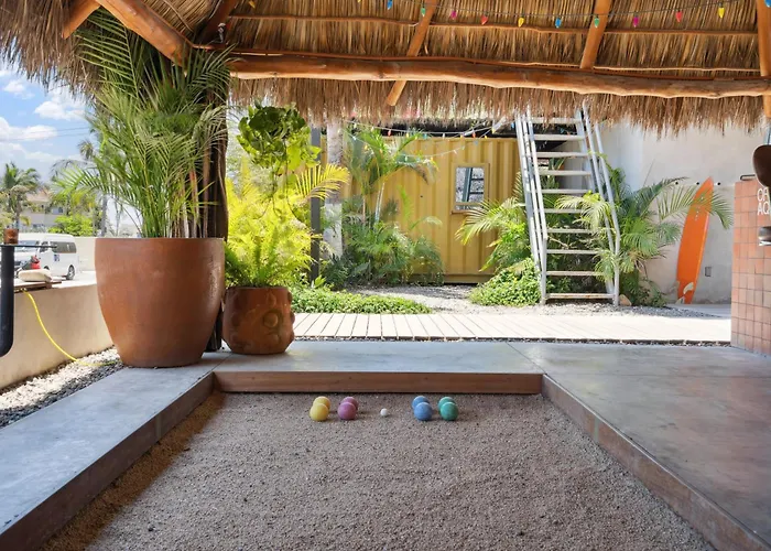 Alma Surf Lodge