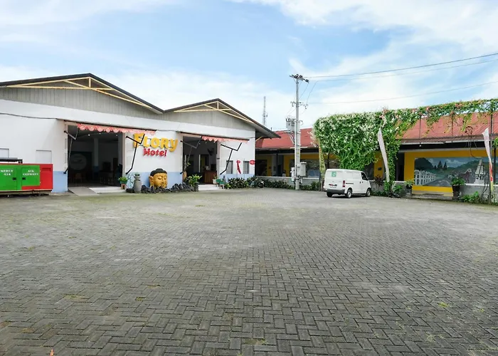 Reddoorz At Flory Hotel Jalan Ringroad Selatan