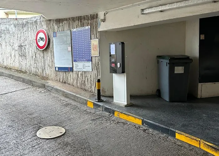 L Impasse D'Anais Free Parking