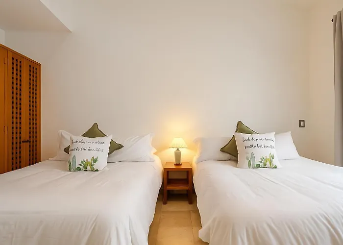7Br Private Jacuzzi & Pool Villa Sleeps 16 Walk To Beach Lagoon And Golf