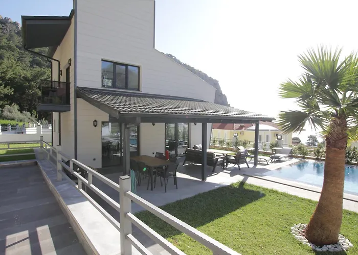 Turuncta Ozel Havuzlu Luks Villa Marin 1