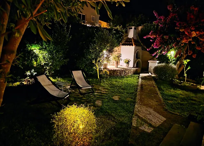 Villa Franca - With Private Garden, Near Beach