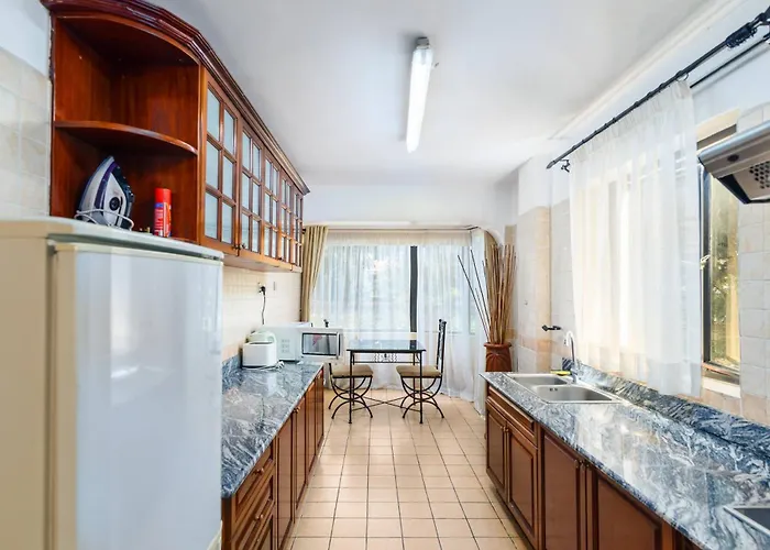 Cysuites Apartment Hotel