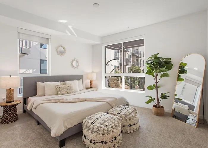 Luxury 1Bdr Centrally Located In Hollywood