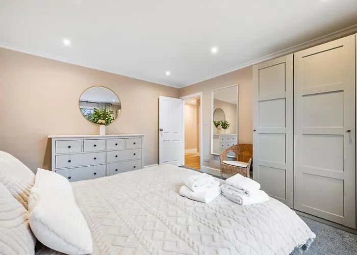 Lovely Ealing 3 Bed Flat