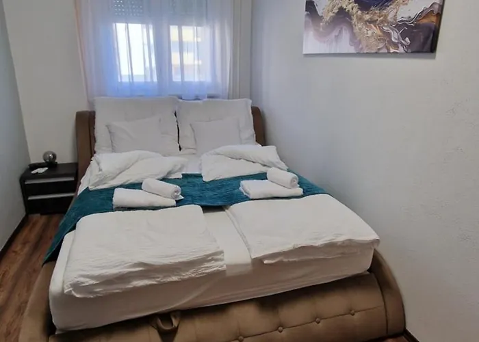 Queen Elizabeth Apartment