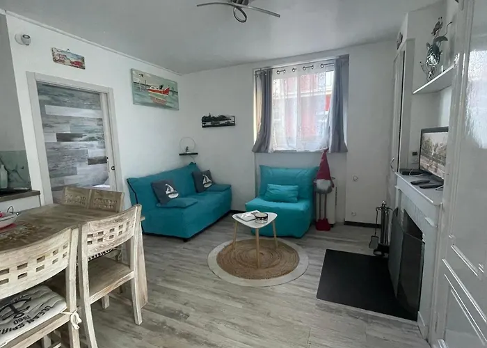 3 Pieces Avec Terrasse Entre Plage Et Centre Ville