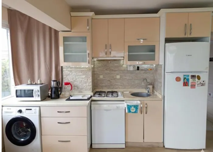 Afife Apart, Kusadasi,Denize Ve Plaja Sifir