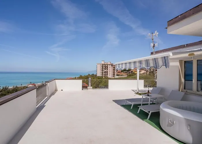 Una Terrazza Sul Mare The Lighthouse