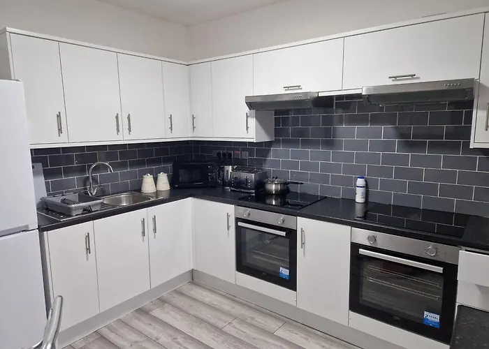 New Guest House, Individual Ensuite Rooms With Comfortable Double Beds, Tv And Wifi
