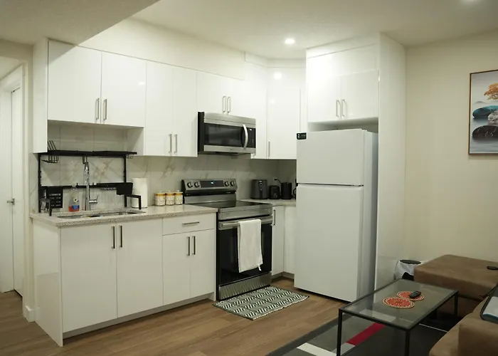 Cozzy Cityscape & Airport Retreat