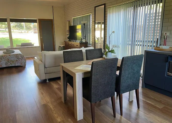 Fi'S Beach House