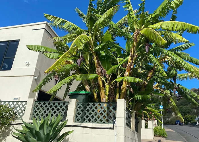 Maison Blue - Chic Garden Apartment - Pet Friendly