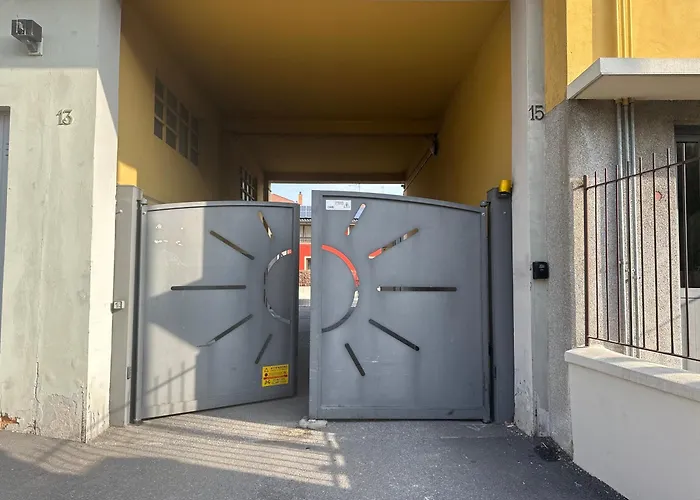 Bergamo Easy Airport - Private Parking