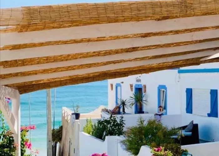 Casa Laranja, Aromas Burgau