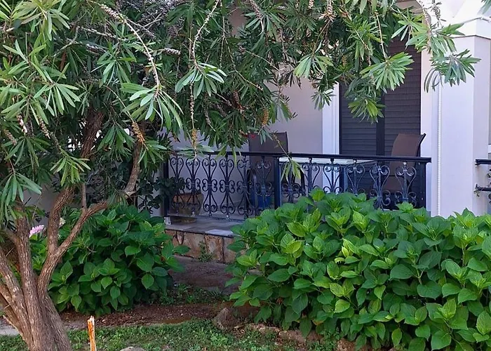 Antzela Apartments