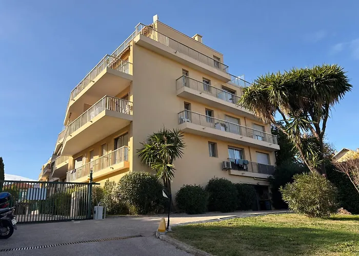 Lumineux - Calme - Proche Plage Et Aeroport - Climatise - Parking Prive Gratuit