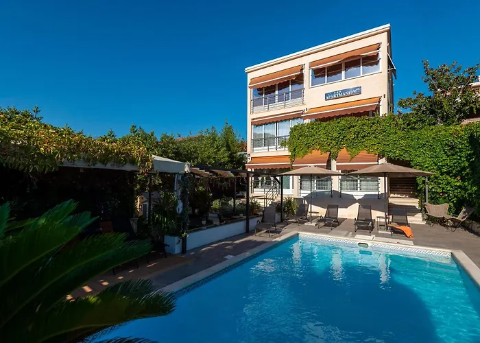 Apartments Marina