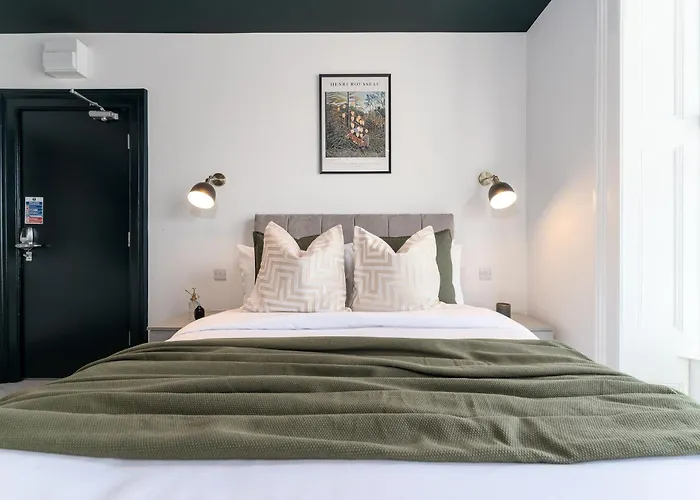 The Madison - Premium Self Check-In Studios & Apartments